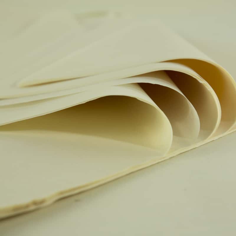 format 25 cm x 37 cm 18 grs 480 feuilles de papier de soie Creme 
